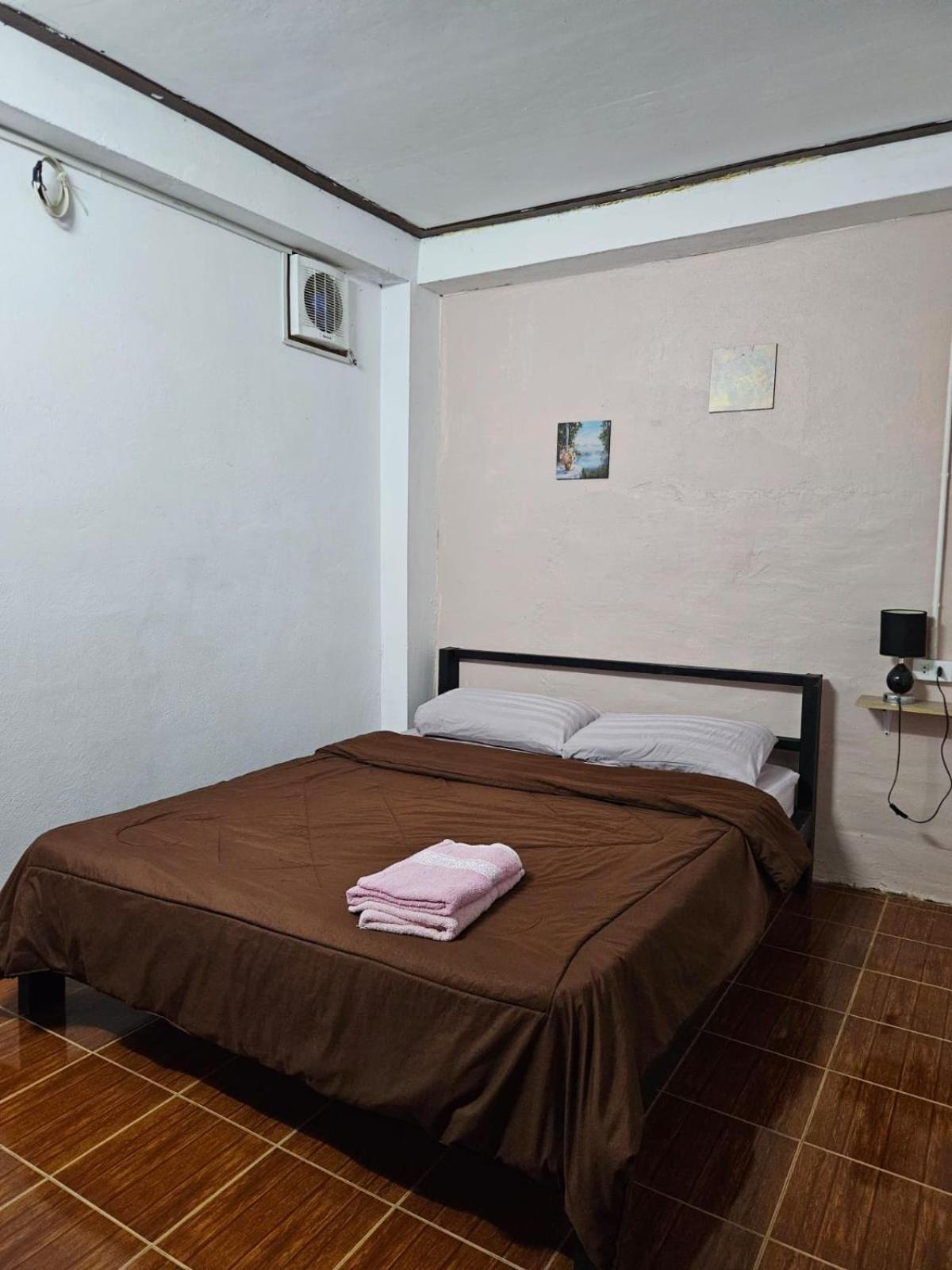 Bami Hostel ท่าแขก ภายนอก รูปภาพ